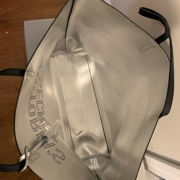 Victoria’s Secret Tote - Picture 3 of 5